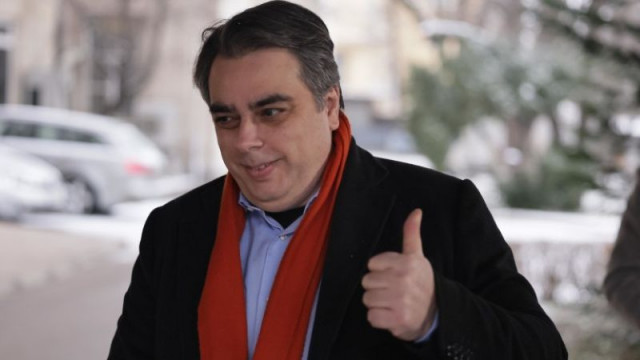 Асен Василев избута Манол Пейков от следващия парламент